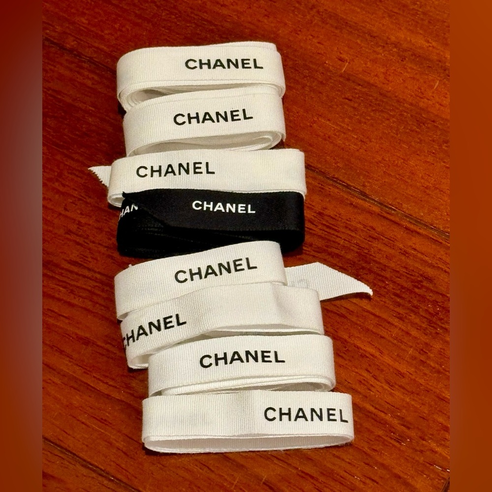 Chanel Ribbons (8):
White: 19”/ 22”/ 26”/ 34”/ 36”/ 54”/ 63” 
Black: 17”